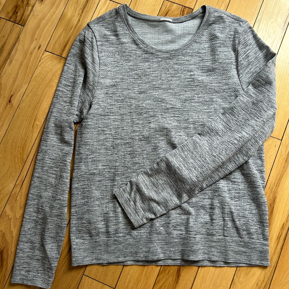 Athleta Heather Gray Long Sleeve Tee